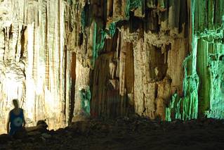 Kolumny w jaskini Melidoni